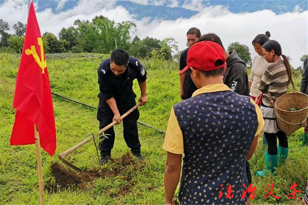 辅警李加鲁5.jpg